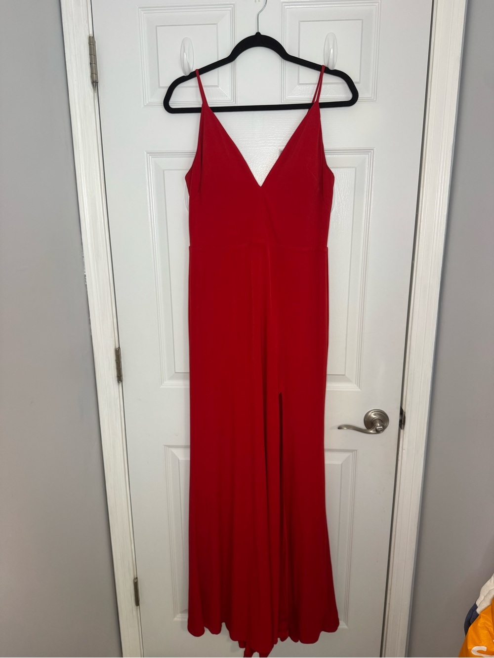 Elegant Red V-Neck Maxi Dress